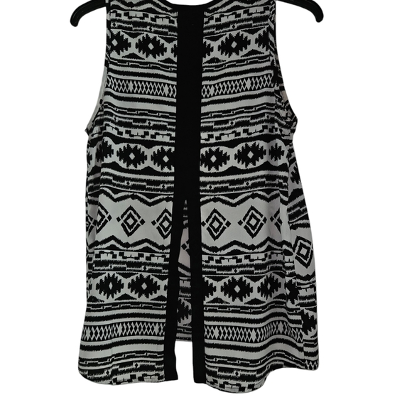 Top - Picture 2 of 2